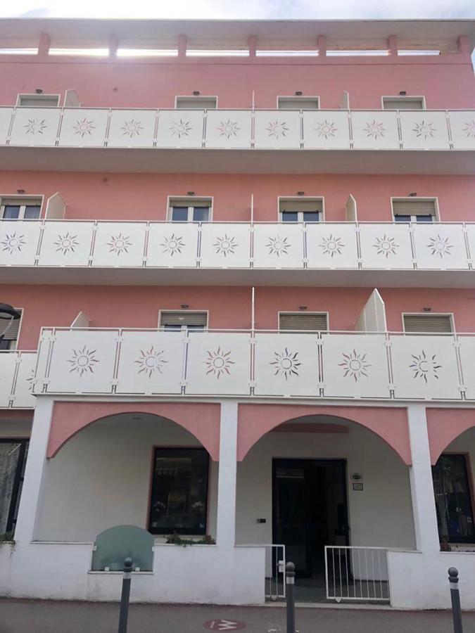 רימיני Hotel Villa Elisa מראה חיצוני תמונה