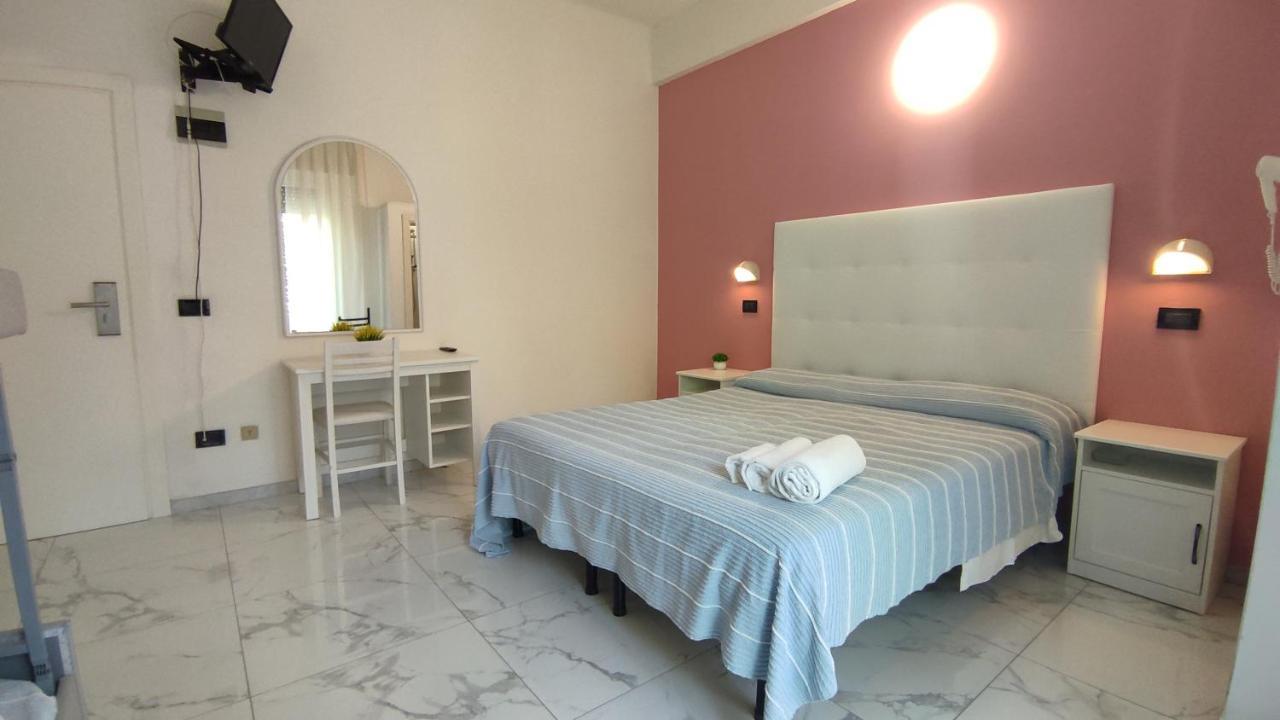רימיני Hotel Villa Elisa מראה חיצוני תמונה