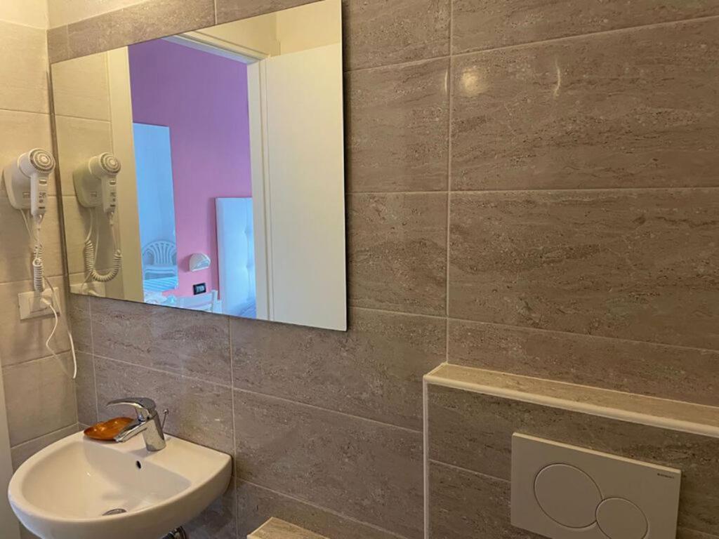 רימיני Hotel Villa Elisa מראה חיצוני תמונה