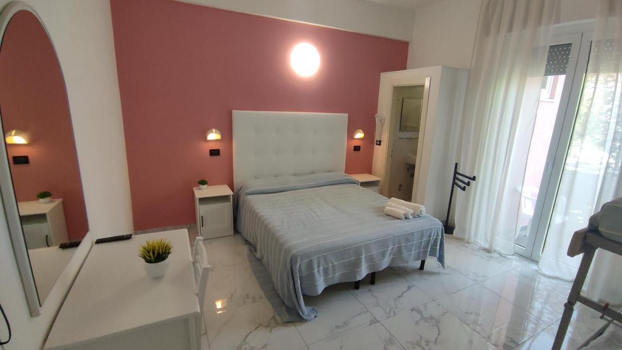 רימיני Hotel Villa Elisa מראה חיצוני תמונה
