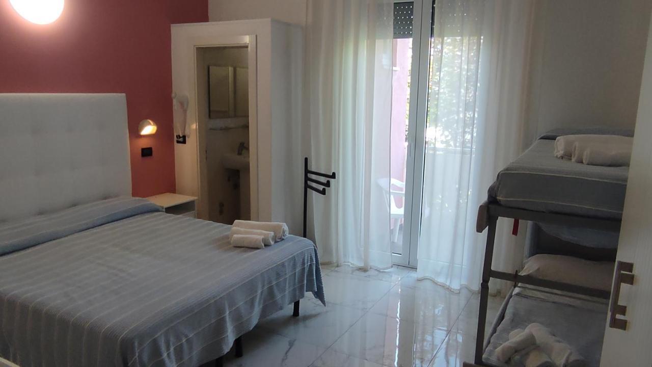 רימיני Hotel Villa Elisa מראה חיצוני תמונה
