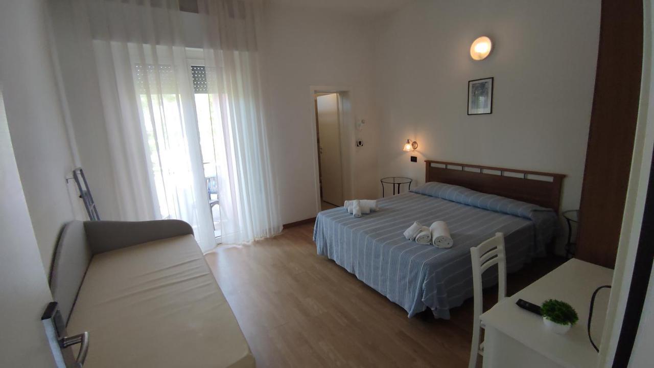 רימיני Hotel Villa Elisa מראה חיצוני תמונה