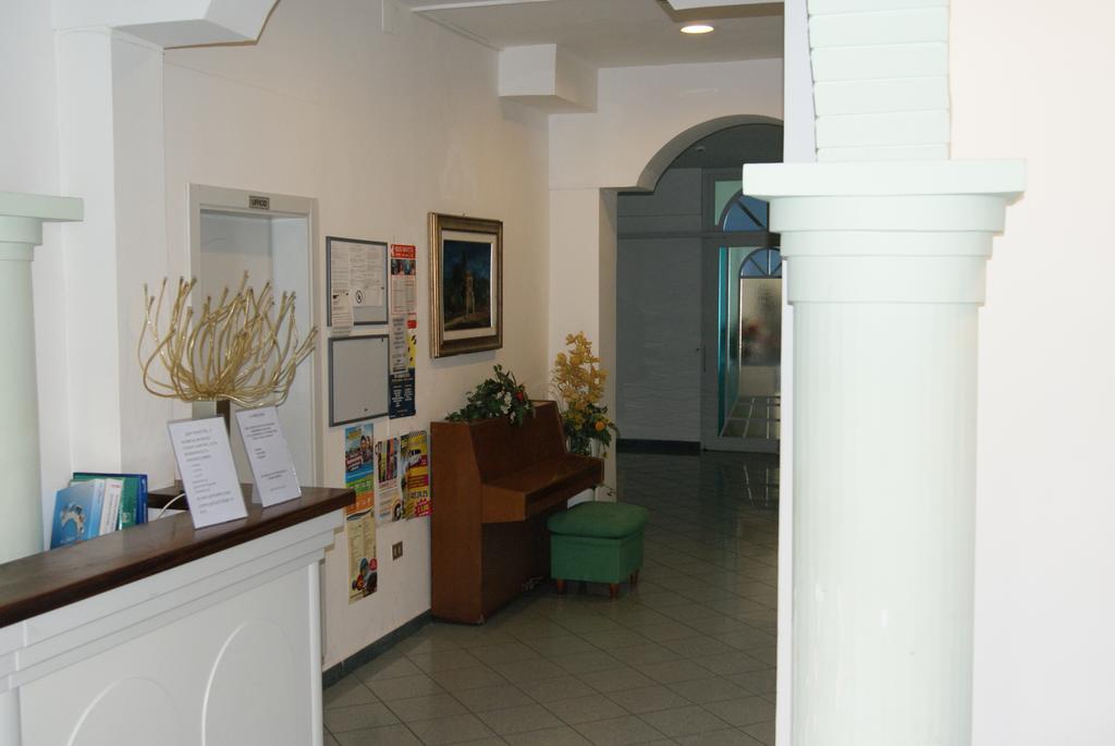 רימיני Hotel Villa Elisa מראה חיצוני תמונה