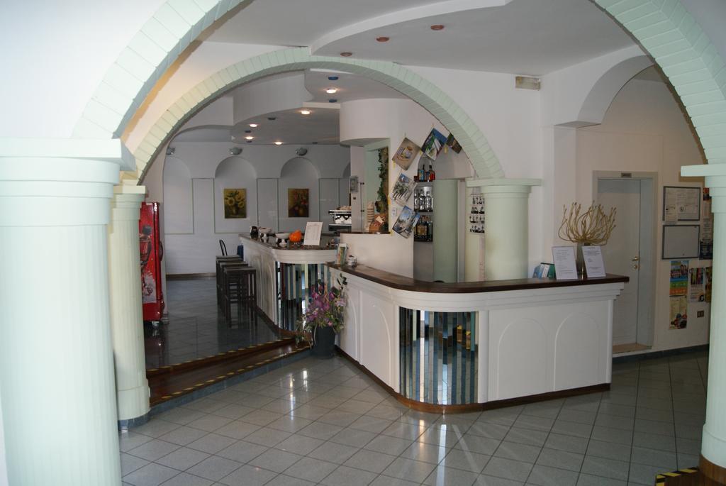 רימיני Hotel Villa Elisa מראה חיצוני תמונה