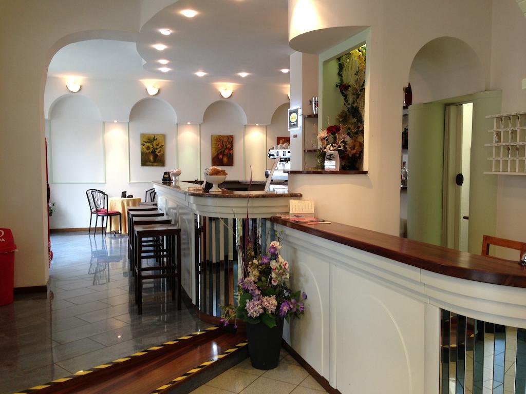 רימיני Hotel Villa Elisa מראה חיצוני תמונה