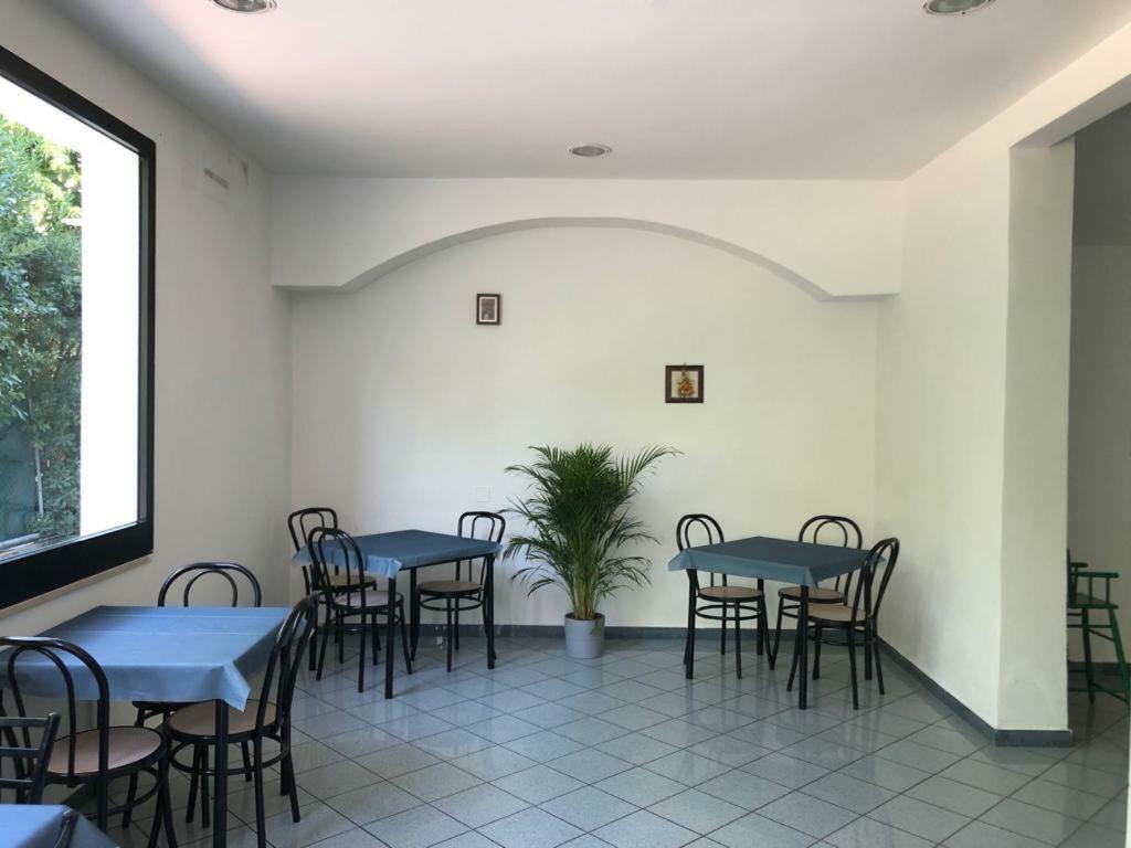 רימיני Hotel Villa Elisa מראה חיצוני תמונה