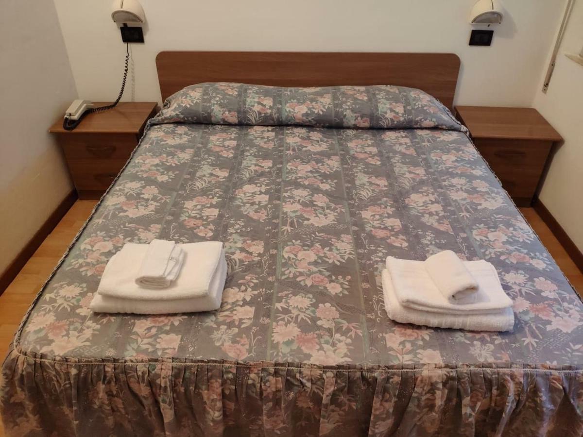 רימיני Hotel Villa Elisa מראה חיצוני תמונה