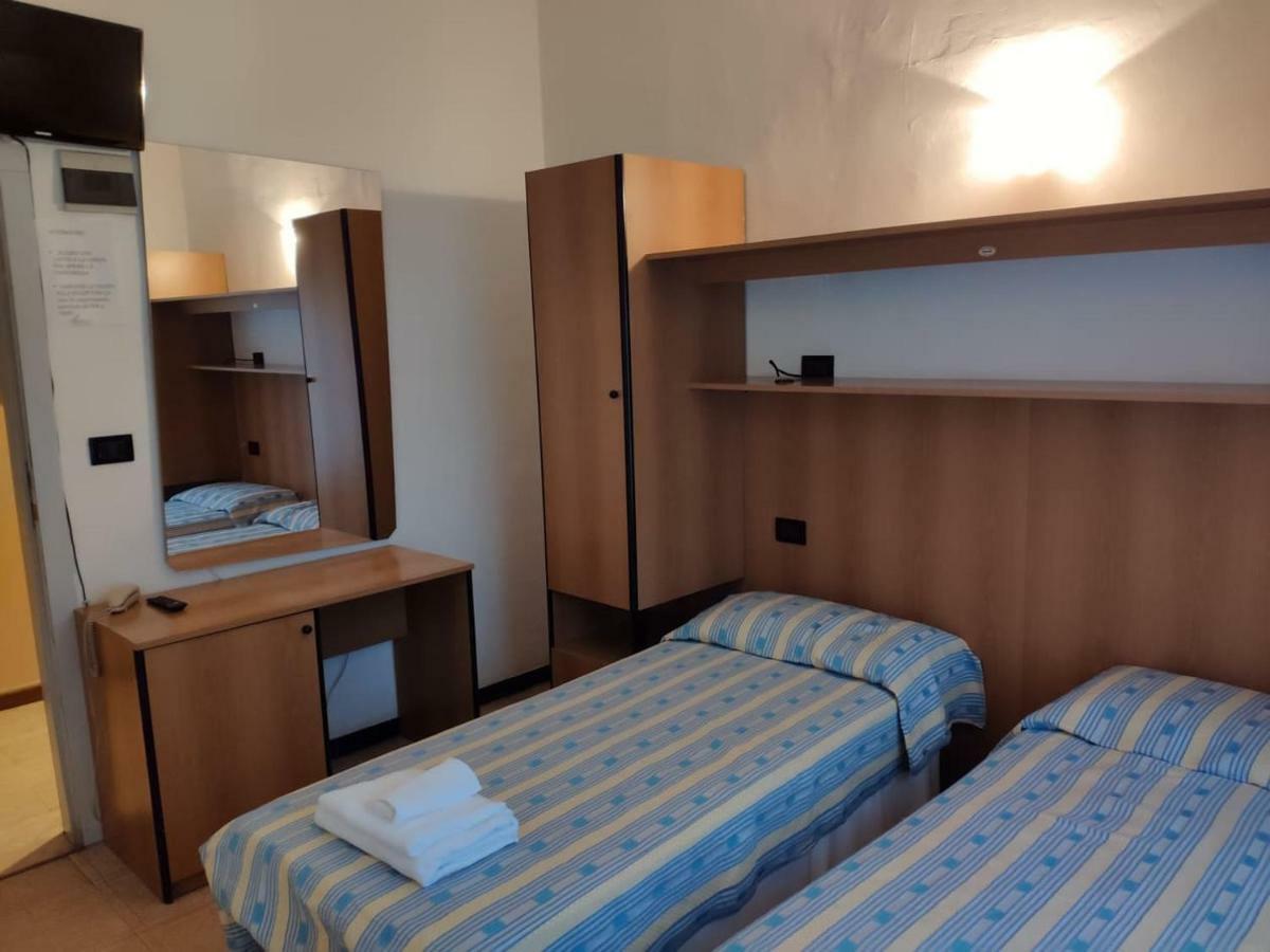 רימיני Hotel Villa Elisa מראה חיצוני תמונה